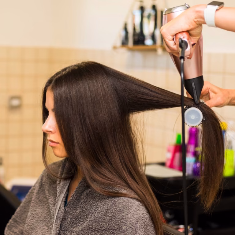 feniranje kose - frizerske usluge